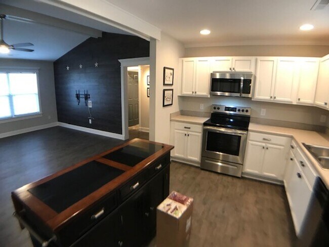 Foto del edificio - 111 Hunters Landing Dr