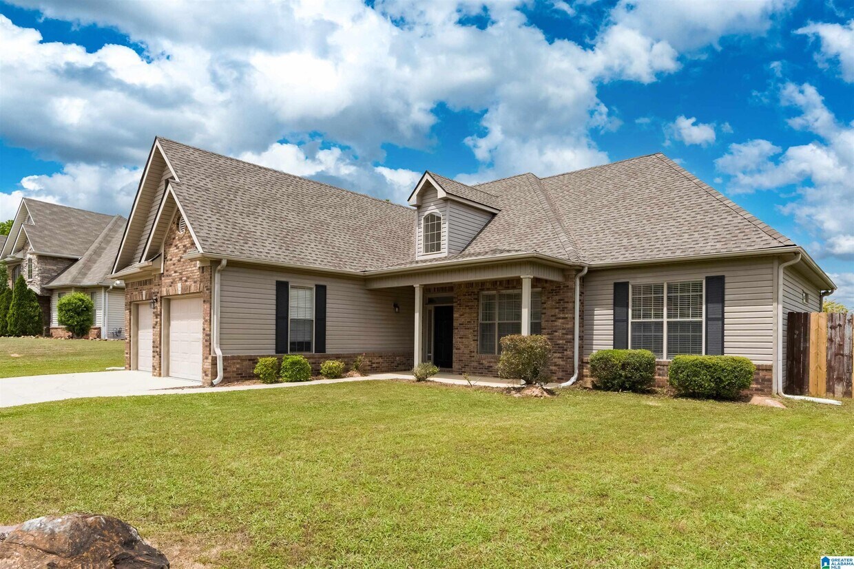 Primary Photo - 222 Camden Lake Dr