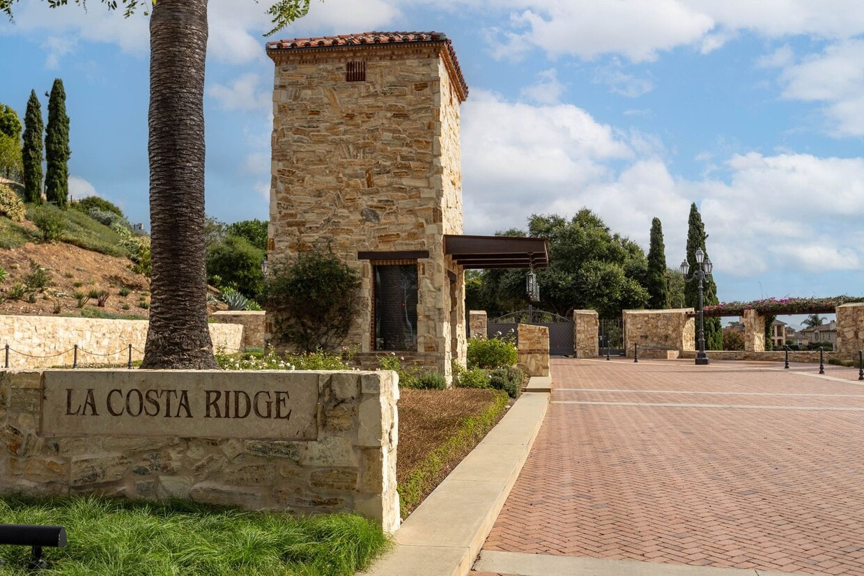 Primary Photo - Spacious Studio Located in the Gated Commu...