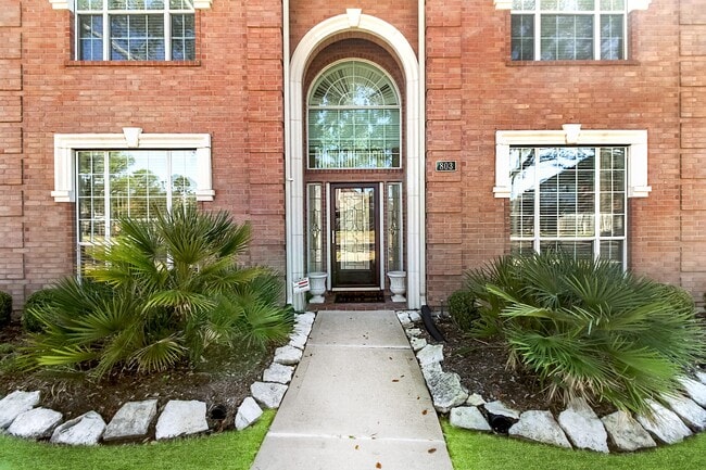 Building Photo - 803 Chisel Point Dr