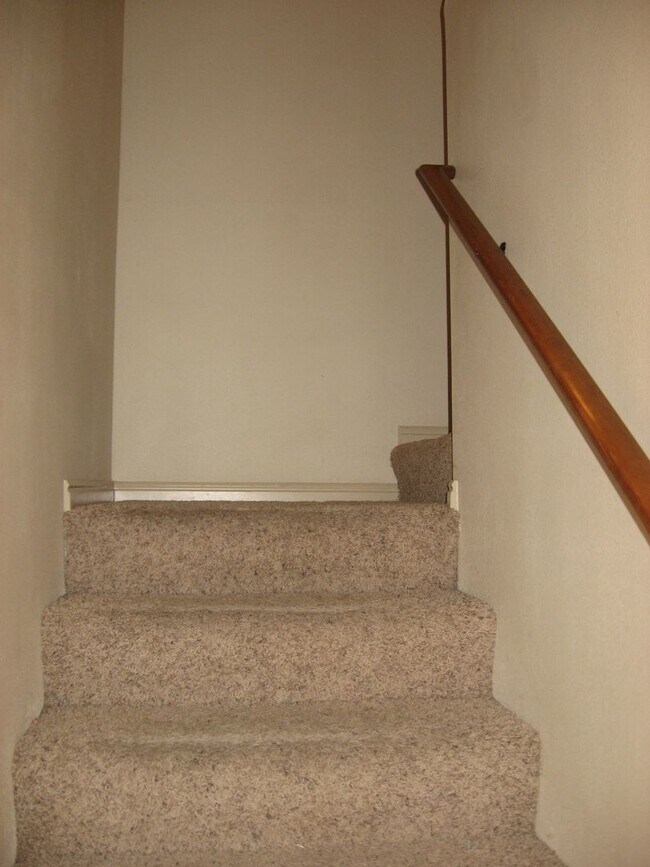 Foto del edificio - Charming Corner Lot Duplex with Garage & B...