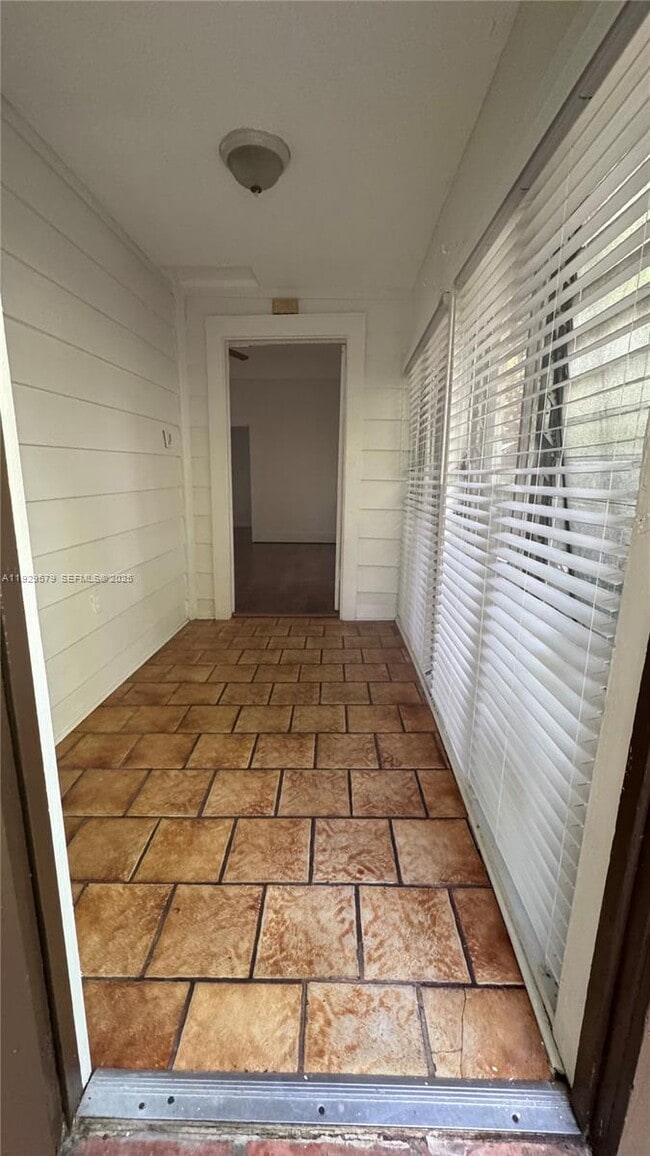 Foto del edificio - 2430 SW 25th Ter