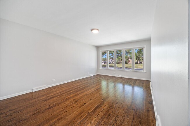 Foto del edificio - 4850 N Clifton Ave