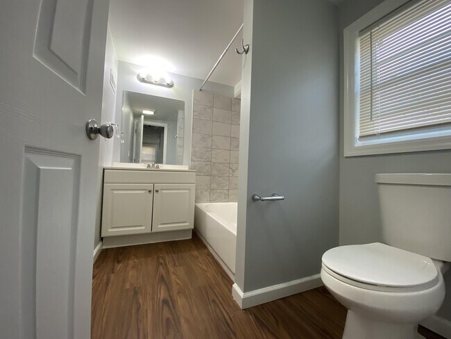 Foto del edificio - 112 Laurel St