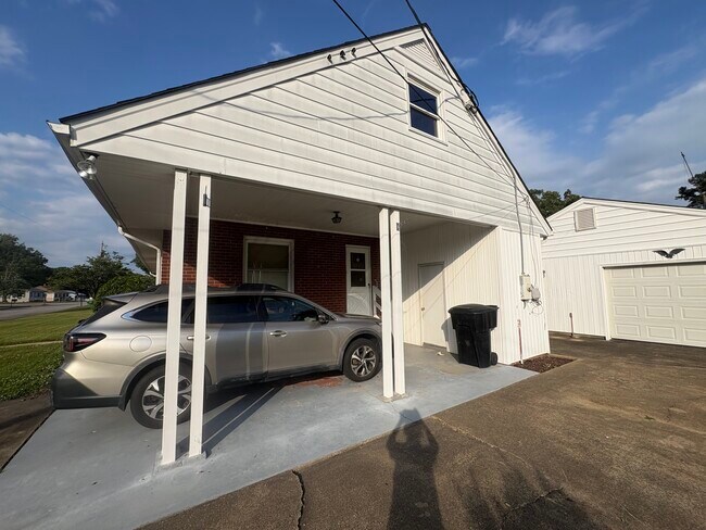 Puerta lateral/Cochera - 2904 Norfolk St