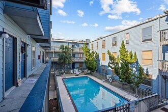 Building Photo - 8100 Seawall Blvd