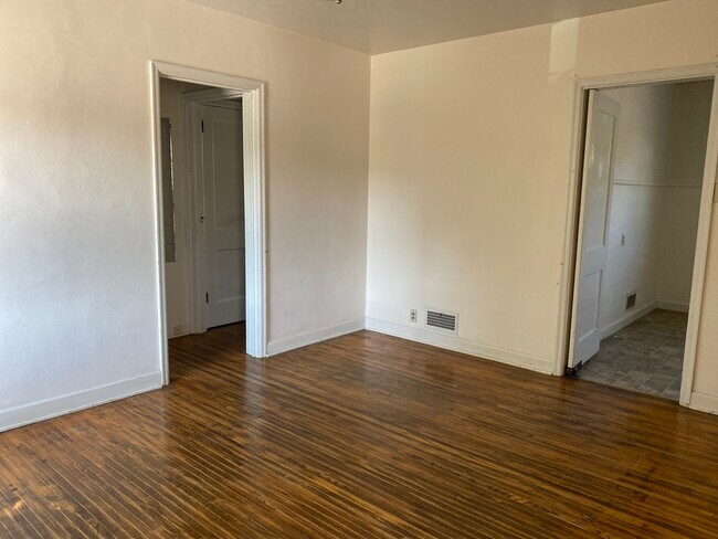 Foto del edificio - 2518 Hunt St