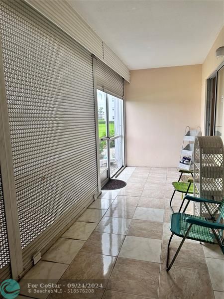 Building Photo - 1020 Exeter