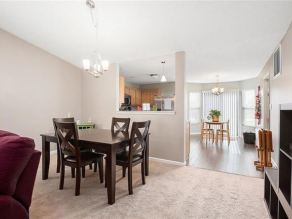 Foto del edificio - 1027 Pine Ridge Way