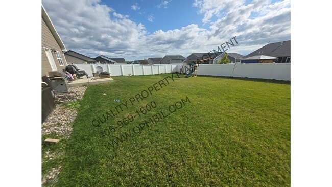Building Photo - BEAUTIFUL 3 BED 2 BATH SINGLE FAMILY HOUSE...