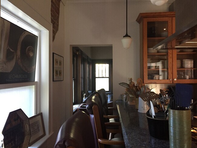 Kitchen - 528 Woods Ave SW