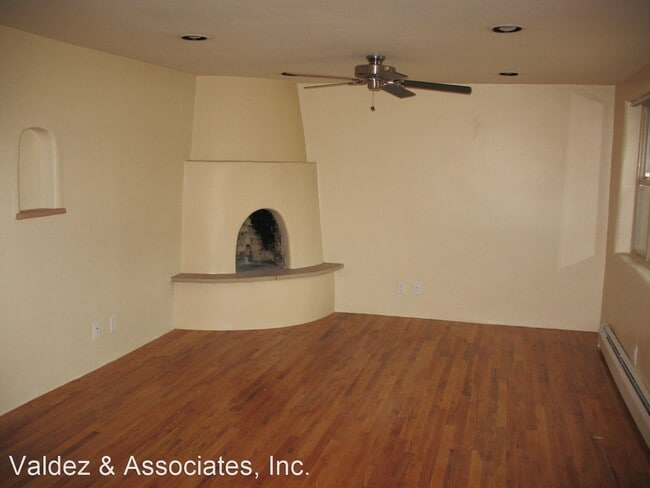 Building Photo - 2 br, 1 bath House - 819 Fayette Street