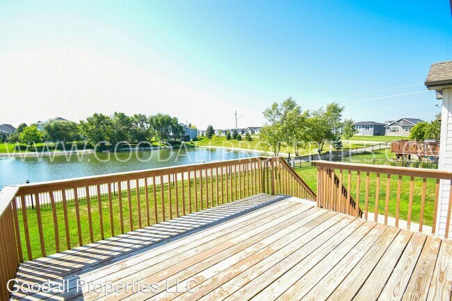 Building Photo - 4 br, 2.5 bath House - 40 NE Gracewood Dr