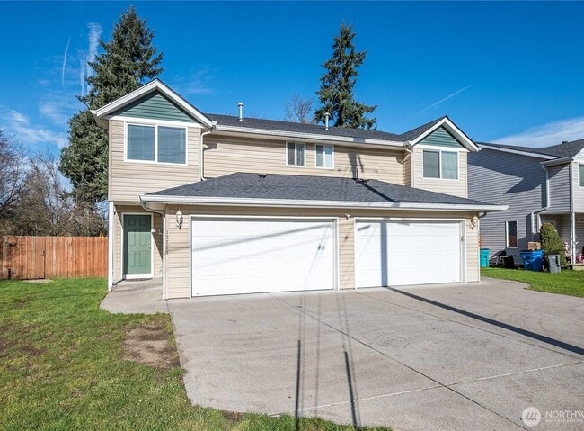 Building Photo - 12202 NE 39th St