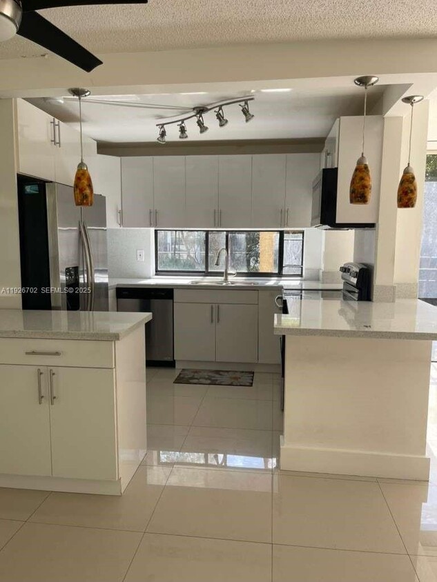 Foto principal - 17021 N Bay Rd