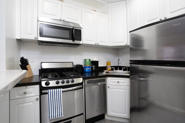 Foto del edificio - 317 E 75th St