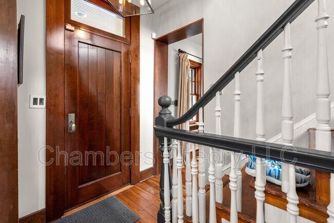 Foto del edificio - 227 C St SE