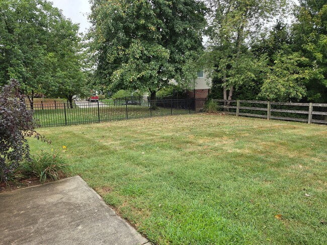 Foto del edificio - 9845 Burleigh Ln