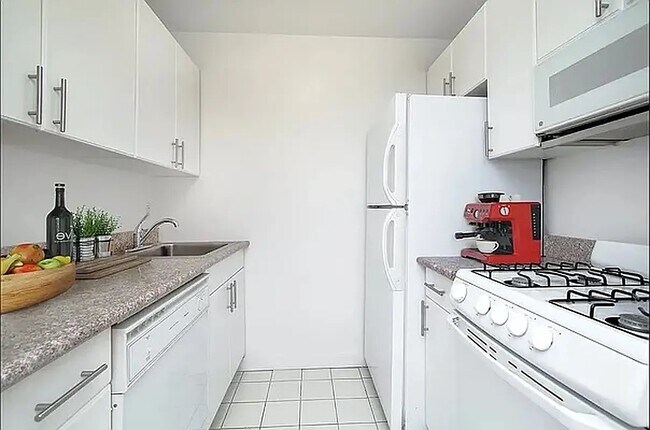 Building Photo - 227 Mulberry St