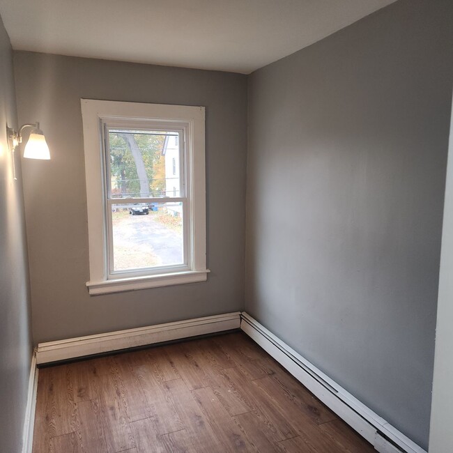 Building Photo - 73 Pearl St