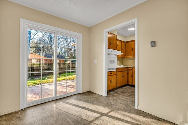 Foto del edificio - 341 Miller Ave