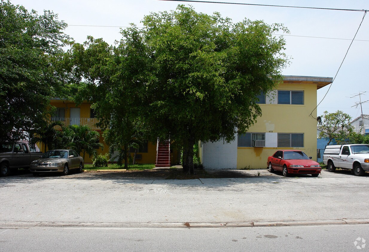Primary Photo - 475 SW 11th St