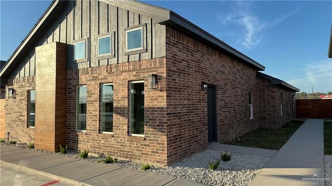 Foto del edificio - 10 Hidden Hls St