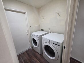 Building Photo - 13830 Burgoyne Rd