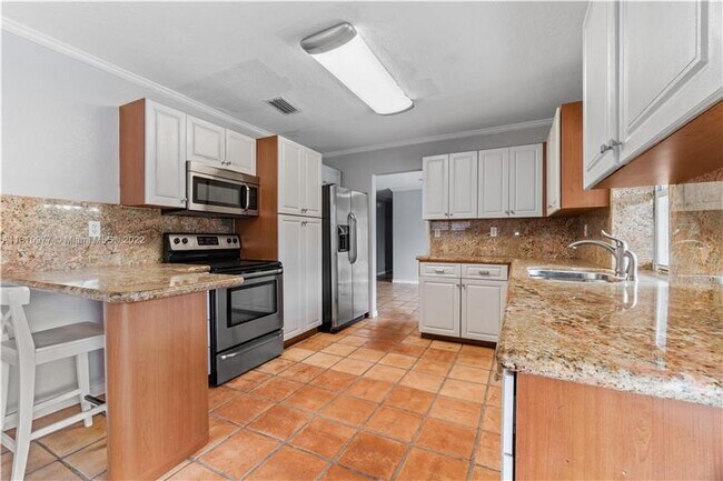 5807 NE 21st Ave - 4