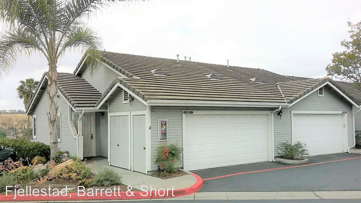 Foto principal - 12813 Carriage Heights Way