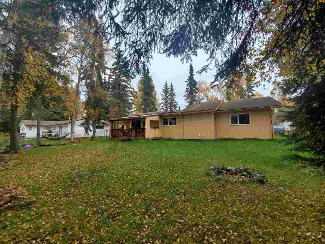 Building Photo - 613 Fir Dr