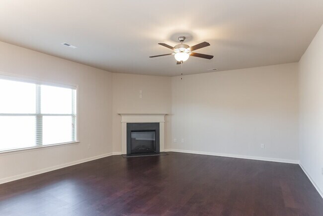 Building Photo - 3221 Puritan Way