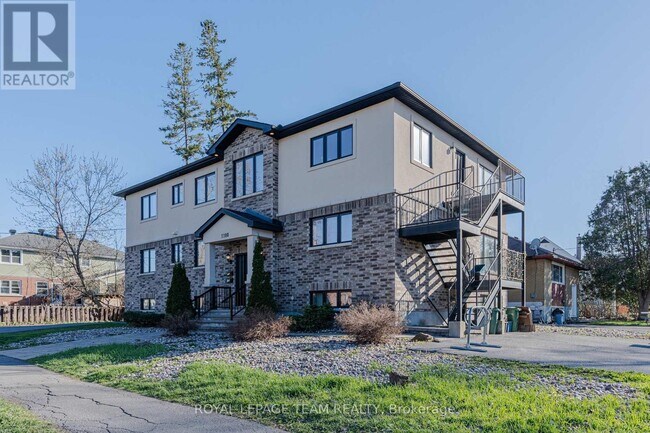 Building Photo - 1100 Hollington St