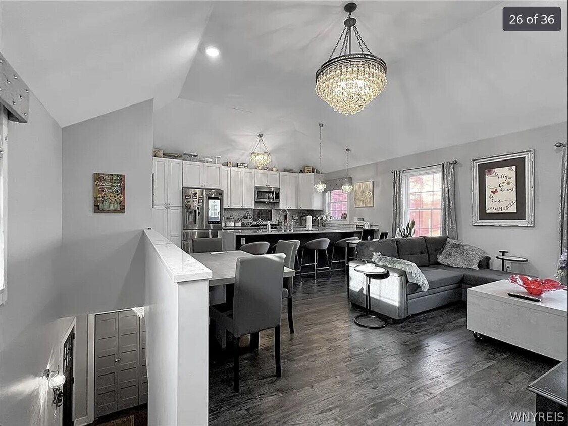 Living / Kitchen Area - 61 Park St