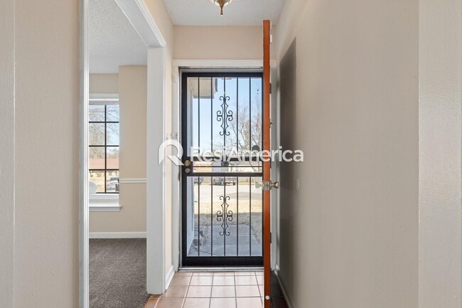 Foto del edificio - Renovated 3 Bedroom 2 Bath in 38115