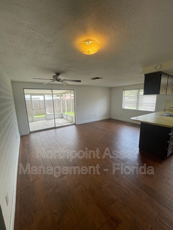 Building Photo - 6324 Edenmore Ave