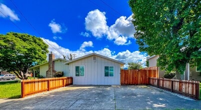 Building Photo - 847 Central Ave