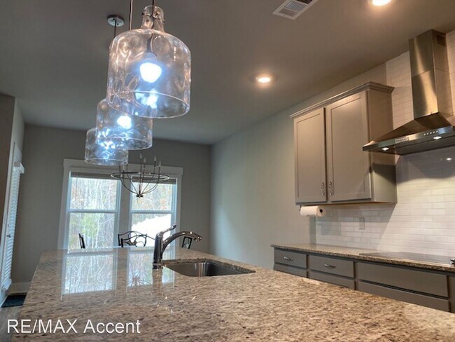 Foto del edificio - 4 br, 3 bath House - 112 Pickett Fence Lane