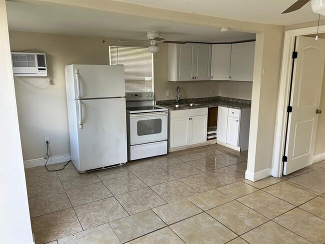 Foto del edificio - 8269 NW 1st Pl