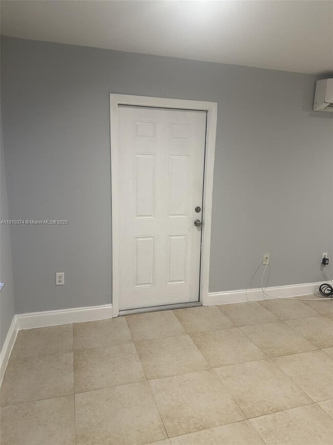 Building Photo - 13005 SW 116th Ct
