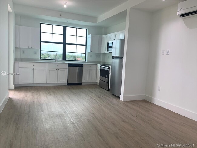 Foto del edificio - 4100 Davie Rd