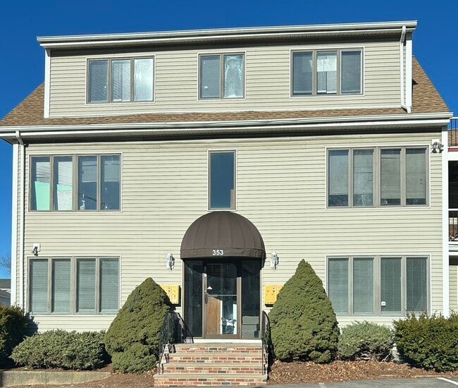 Building Photo - 353 Cabot St