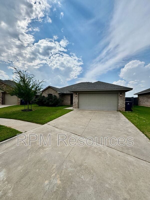 Building Photo - 1213 Hickory Creek Dr