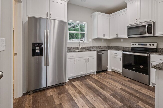 Foto del edificio - 2 Bed / 1 Bath Duplex for Rent – $1,400/Month