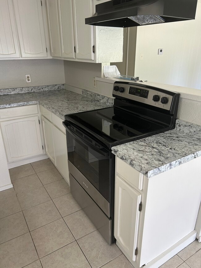 Building Photo - 540 Sierra Blanca Dr