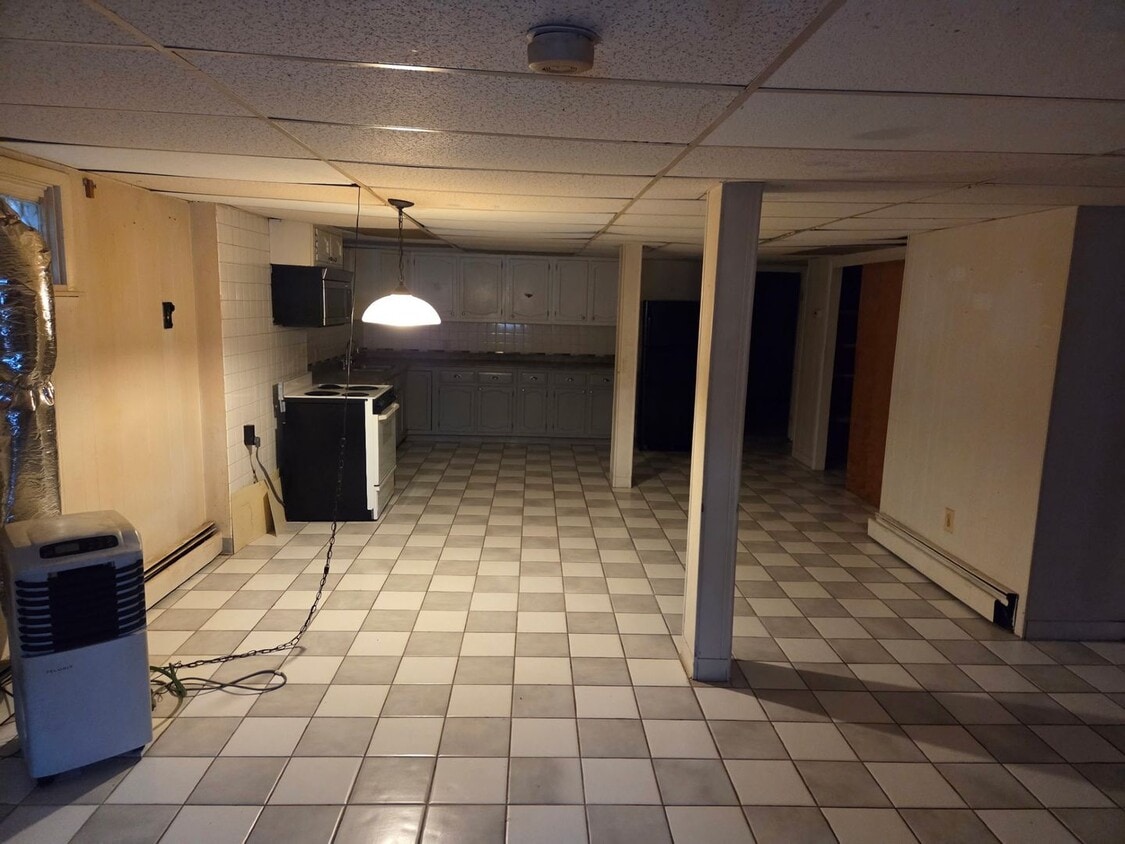 Building Photo - 920 Hawley Ave