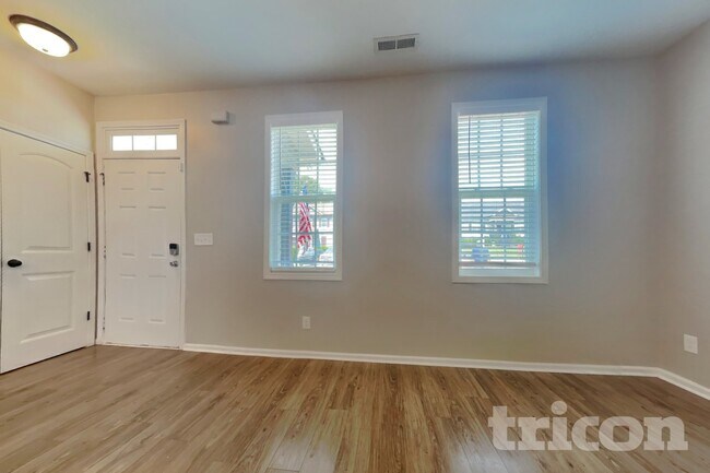 Foto del edificio - 70 Dropseed Ln
