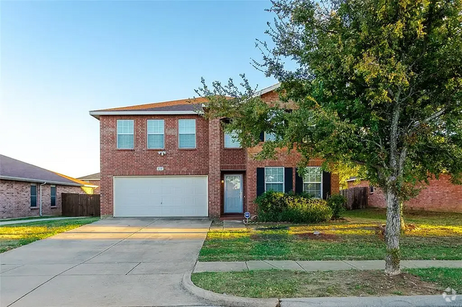 Building Photo - 818 Moss Glen Trl