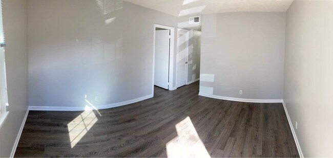 Foto del edificio - 610 River Rouge Dr, Unit A