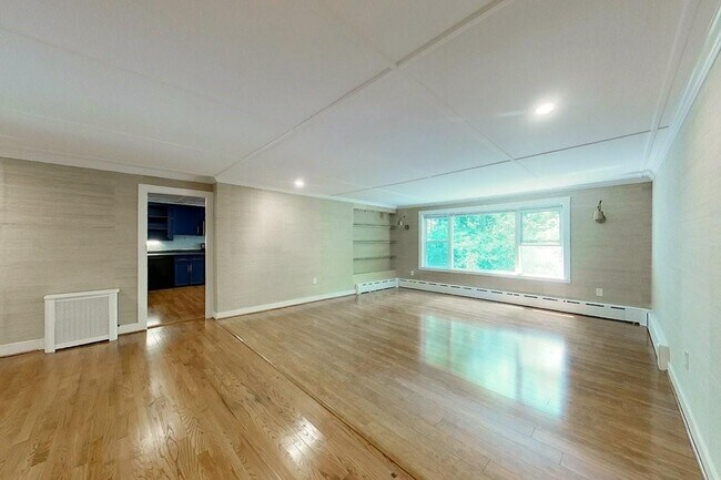 Building Photo - 4 Harrison Ln